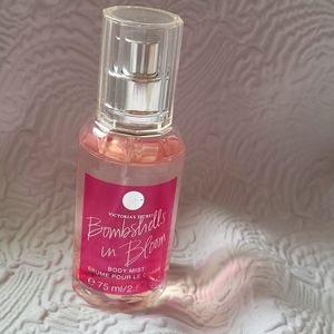 Victoria's secret bombshell in bloom body mist 2.5 fl oz